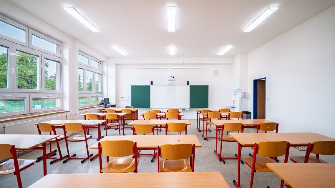 Plnospektrální osvětlení učebny Plnospektrální osvětlení učebny