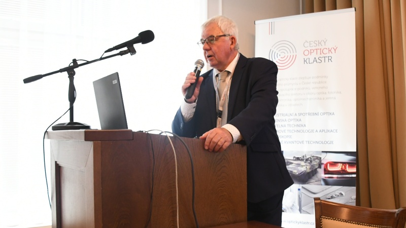 Vítězslav Moťka - ambasador Českého optického klastru pro oblast vojenské optiky Vítězslav Moťka - ambasador Českého optického klastru pro oblast vojenské optiky