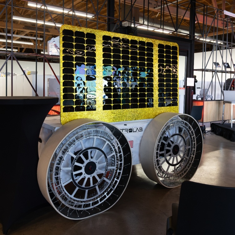 Astrolab's FLIP rover